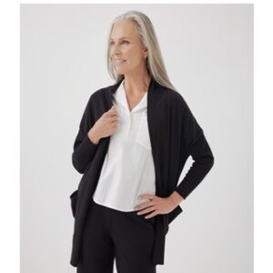 Used Xs PACT Women's Black Airplane Wrap organic cotton from fragrance free home